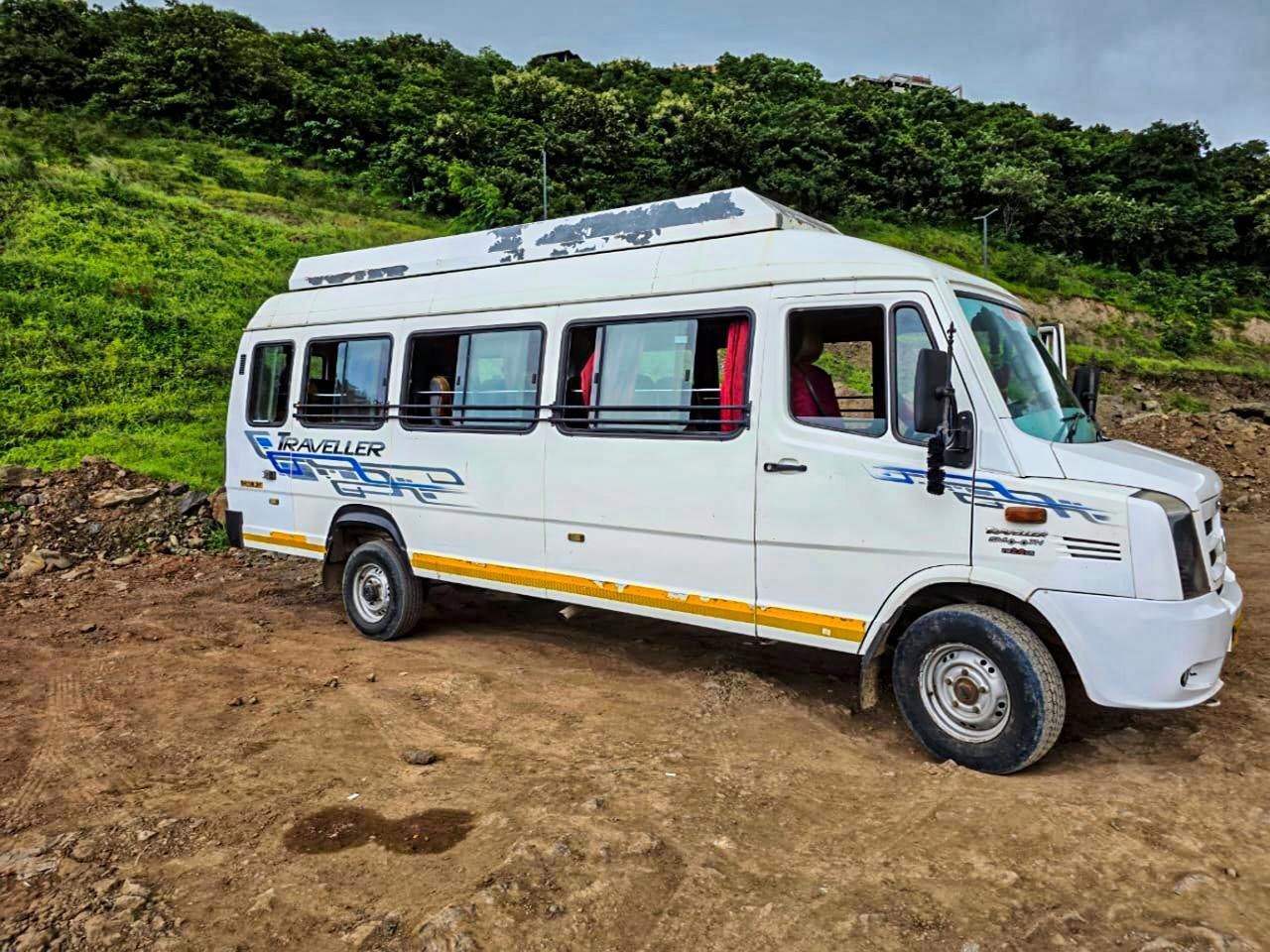 Tempo Traveller 17 Seater Aurangabad