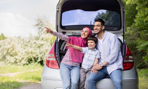 family travelling through Jaingiri Travels