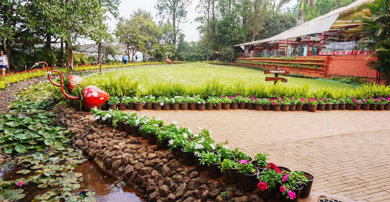 Mapro Garden tourist spot at Mahabaleshwar at Jaingiri Travels